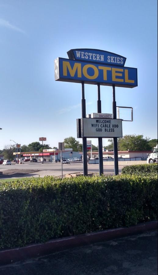 Western Skies Motel Clarendon Ngoại thất bức ảnh